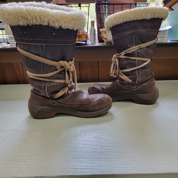 ULU Brown Winter Boots Size 9.5 - Picture 11 of 11